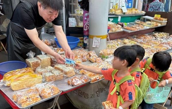 중랑구 어린이, 전통시장 구경하며 경제도 배운다!