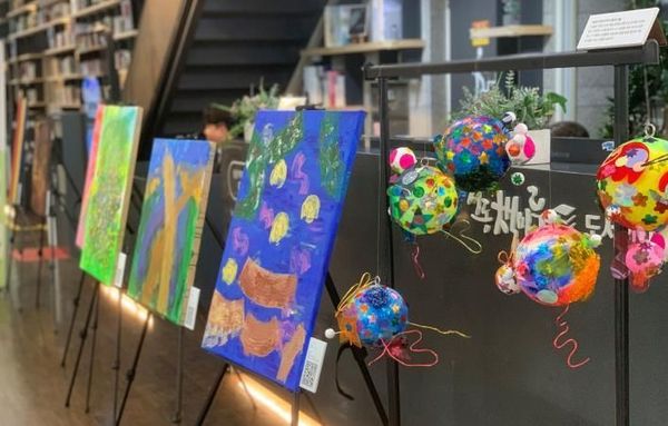 성동구, 발달장애인 작가 작품 전시회 '나의 추억 나의 색' 열려