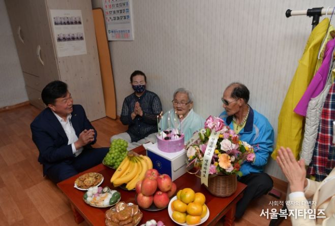 최재구 예산군수 예산군 최고령 어르신 방문 사진