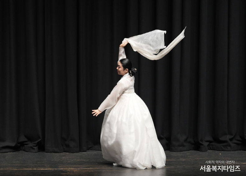 제29회 한밭국악전국대회에서 대통령상을 수상한 김지원의 살풀이춤