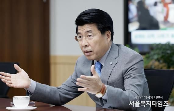 훈시사진