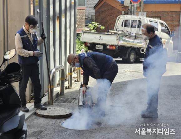 주요 해충서식지 연무소독 사진