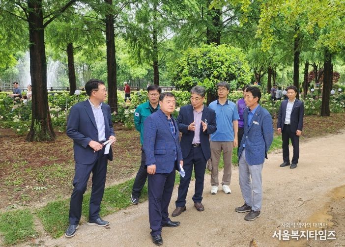 진주 정원산업박람회 현장 찾아 운영상황 점검하는 박명균 행정부지사