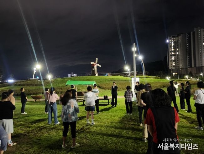 고성군수, 군민과 함께하는 백세공원 ‘달빛체조’ 현장 참여