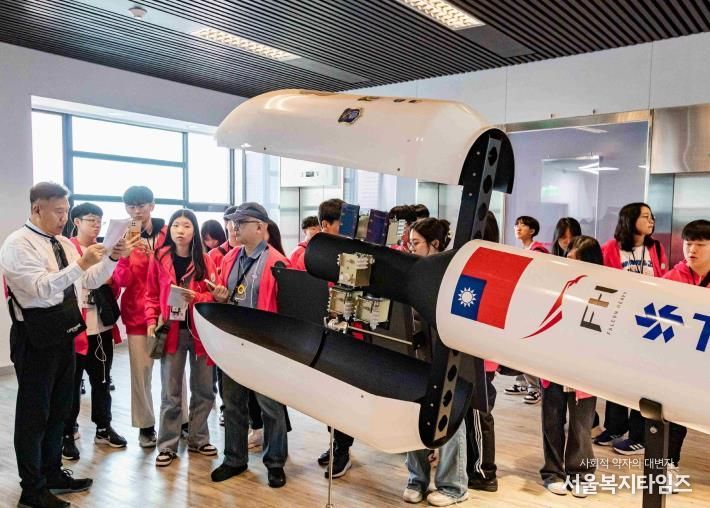 지난해 떠난 ‘글로벌 미래인재 과학캠프’ 현장 탐방 모습