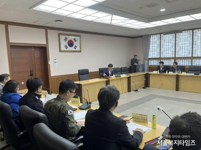 이상익 함평군수가 안전관리위원회 주재하는 모습