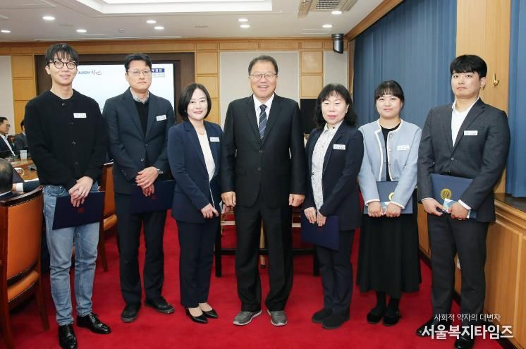 창원특례시, 10월‘이달의 우수공무원’ 표창 수여