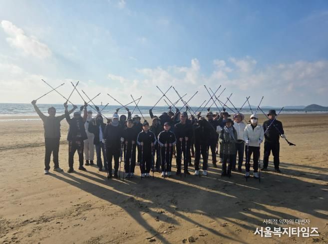 충청남도태안교육지원청태안도서관, 지역 생태와 함께하는 ‘노르딕 워킹 체험’ 성료