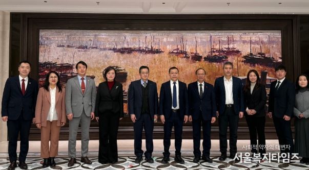 부천시 대표단은 5일 하얼빈 양수펑 부시장과 오찬 간담회 후 기념사진을 촬영했다.