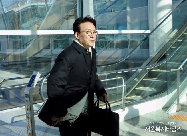 2박 5일 일정으로 미국 워싱턴DC와 뉴욕을 방문하는 김민석 국무총리가 22일 인천국제공항을 통해 출국을 하고 있다.