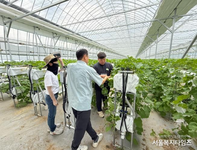 지난해 스마트팜 선도농가 현장실습 모습