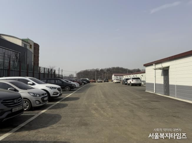 LH현장사업소 내 개방주차장