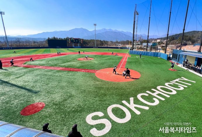 윈터리그 경기 모습(중도문 설악야구장)