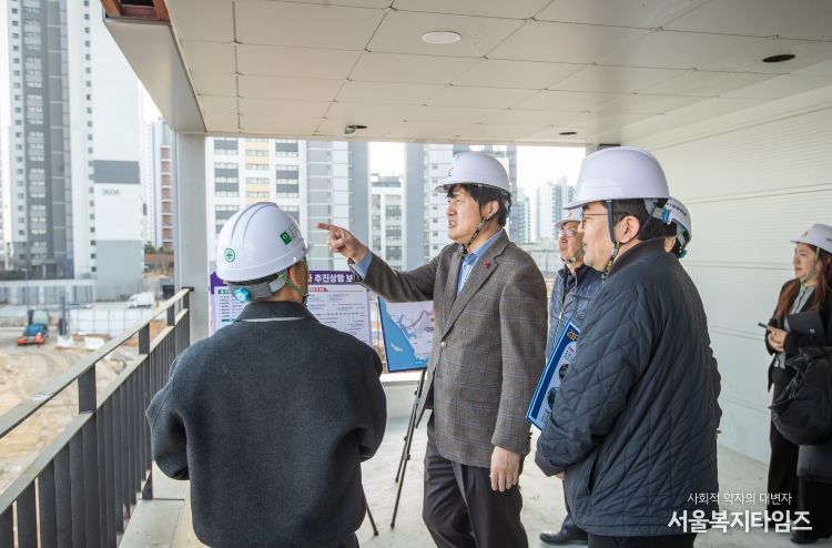 강범석 서구청장, 검단구 임시청사 현장 방문... “안전 최우선” 당부