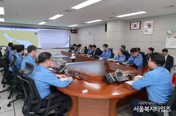 해양경찰청은 3일 오후 인천 연수구 본청에서 최근 중동 정세 긴장 고조에 따라 지휘부를 중심으로 상황점검회의를 열어 비상대비체계를 강화했다.